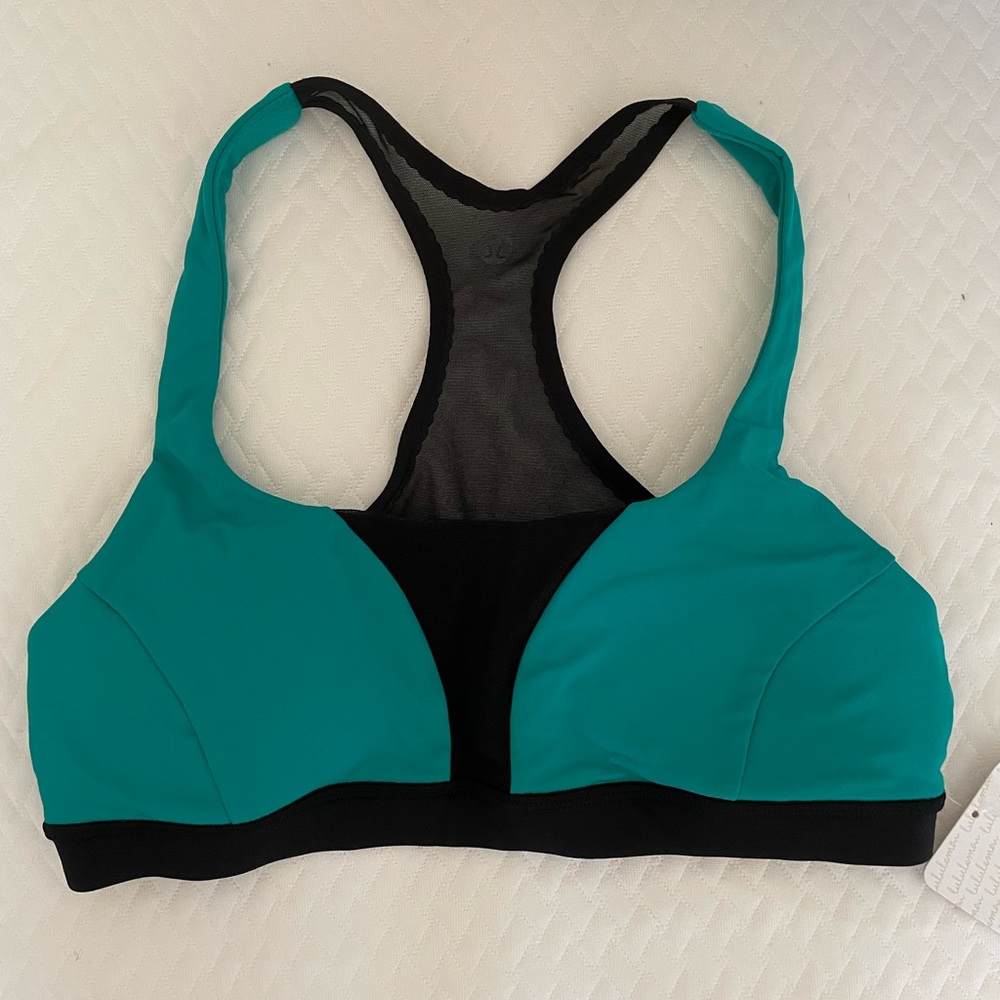 Brand new with tags Lululemon Smooth Stride Sports Bra